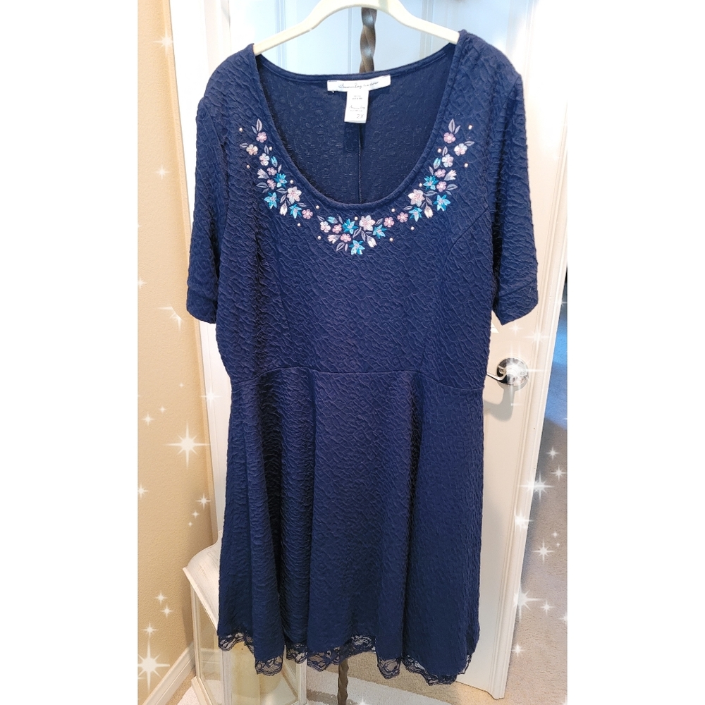 *Sold*Navy Embroidery Short Dress